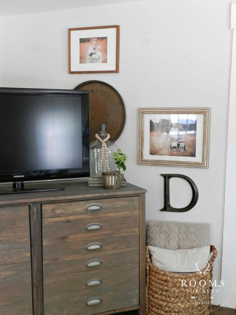 How to create a Gallery Wall | Rooms FOR Rent Blog