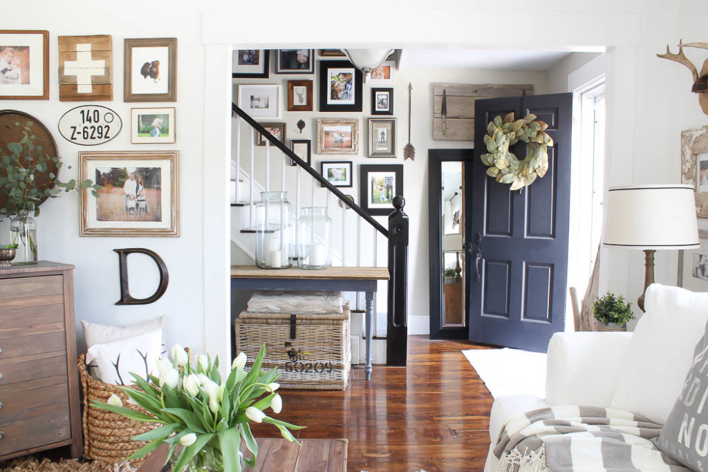 Farmhouse style gallery wall | Rooms FOR Rent Blog