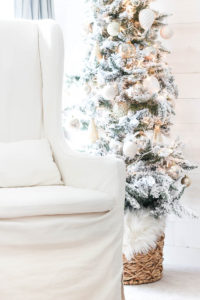 Flocked Christmas Tree | Rooms FOR Rent Blog