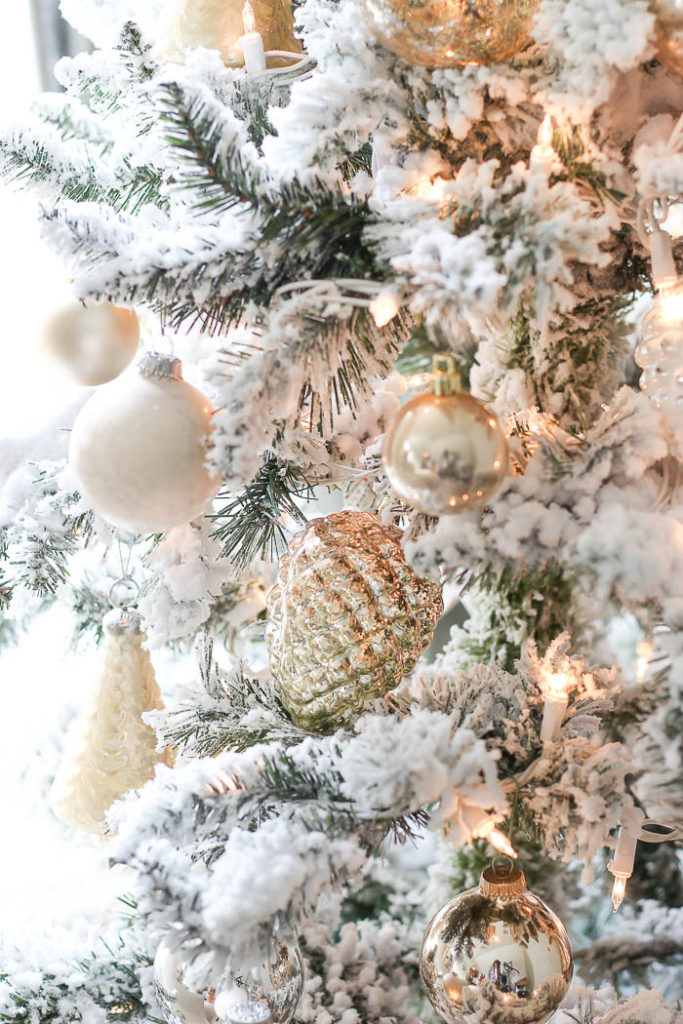 Flocked Christmas Tree | Rooms FOR Rent Blog
