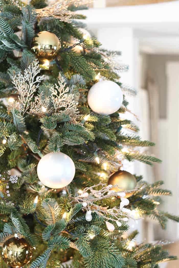 Our NEW Christmas Tree - Rooms For Rent blog