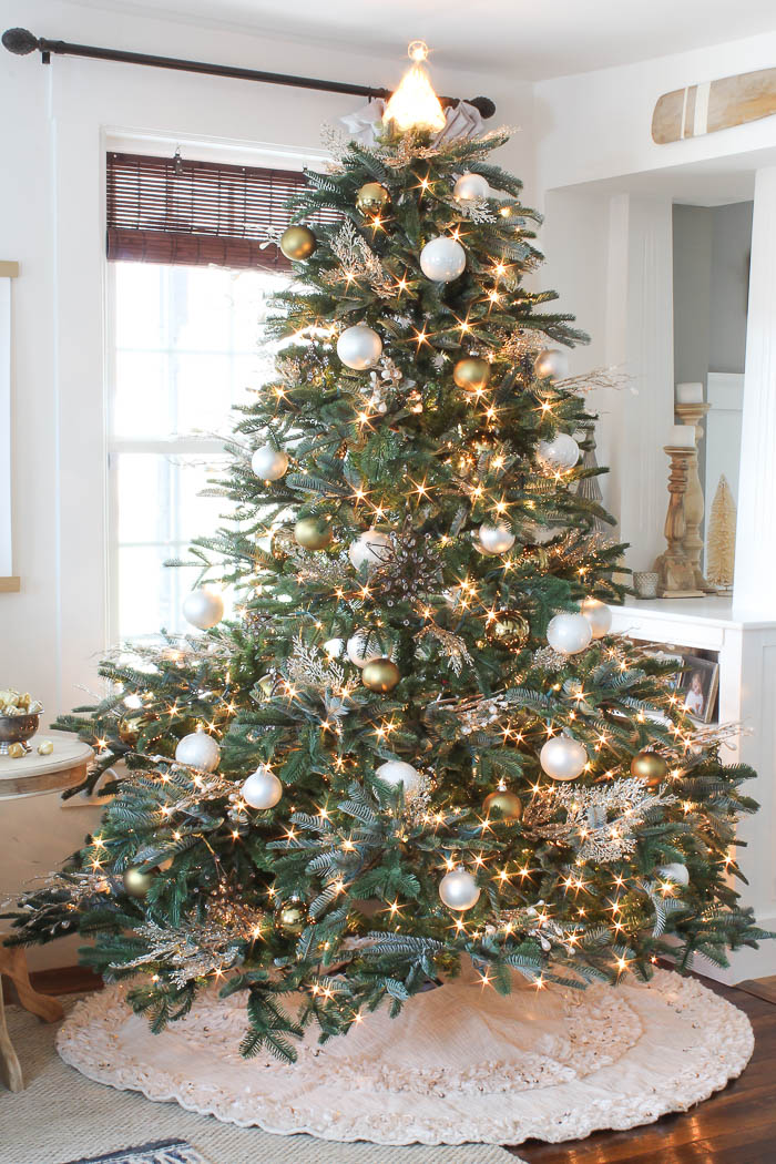 Our NEW Christmas Tree - Rooms For Rent blog