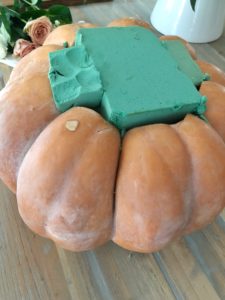 DIY Pumpkin Centerpiece | Rooms FOR Rent Blog