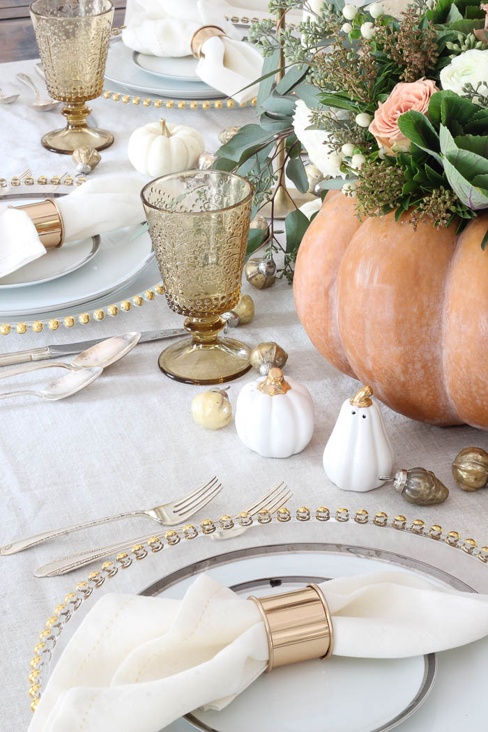 Pumpkin Centerpiece Thanksgiving Table - Rooms For Rent blog