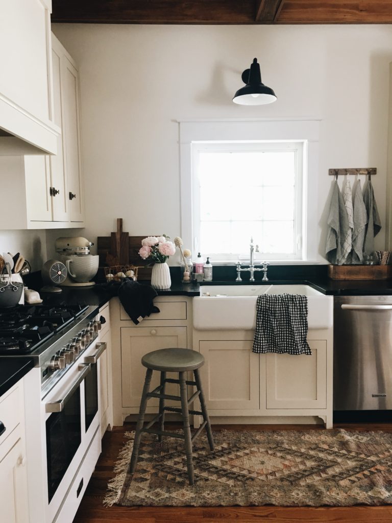 Farmhouse Home Tour Friday {vol.9} | Rooms FOR Rent Blog