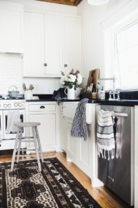 Farmhouse Home Tour Friday {vol.9} | Rooms FOR Rent Blog