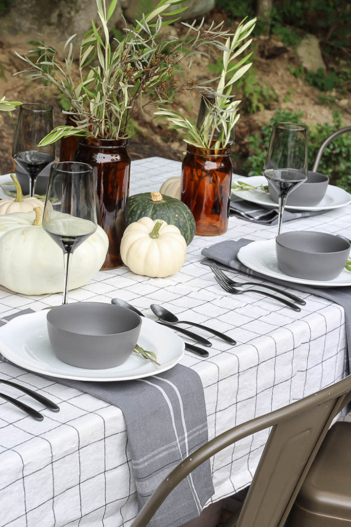 Fall Patio Tablescape '18 | Rooms for Rent blog