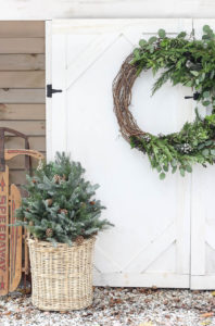 DIY Asymmetrical Wreath | Rooms FOR Rent Blog