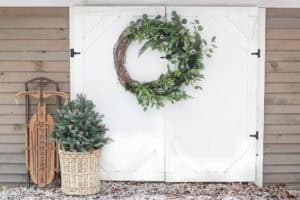 DIY Asymmetrical Wreath | Rooms FOR Rent Blog