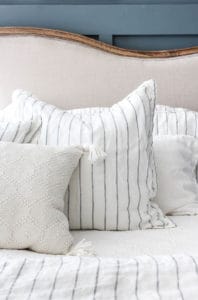 Bedroom Christmas Decor | Rooms FOR Rent Blog