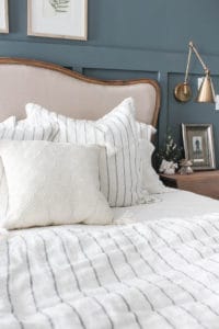 Bedroom Christmas Decor | Rooms FOR Rent Blog