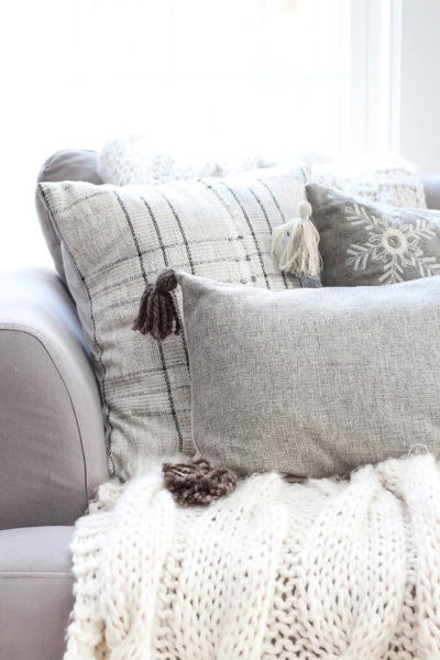 Cozy Throw Pillows | Rooms FOR Rent Blog