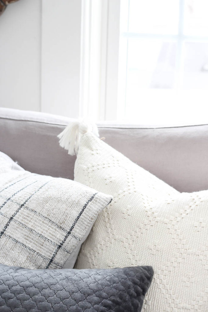 Cozy Throw Pillows | Rooms FOR Rent Blog