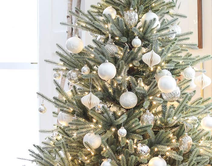 Cozy Christmas Decor | Rooms FOR Rent Blog