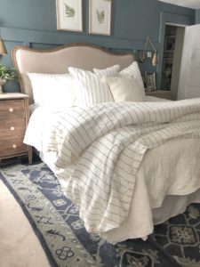 Bedroom Christmas Decor | Rooms FOR Rent Blog