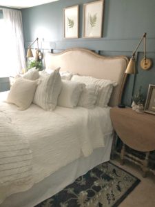 Bedroom Christmas Decor | Rooms FOR Rent Blog
