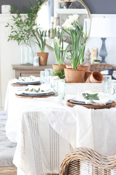 Garden Pots Tablescape | 2019 - Rooms For Rent blog