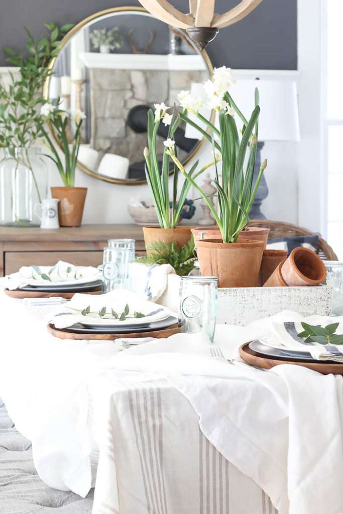 Garden Pots Tablescape | 2019 - Rooms For Rent blog