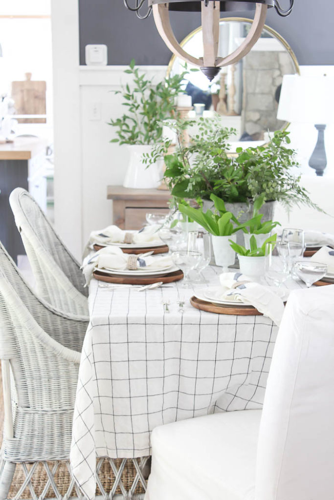 Easy Summer Tablescape - Rooms For Rent blog