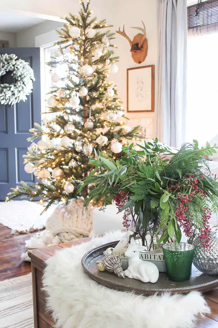 Farmhouse Christmas | 2019 - Rooms For Rent blog