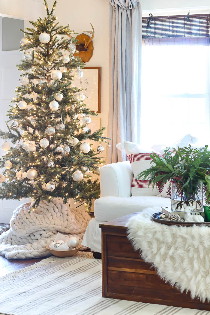 Christmas Tree | 2019 - Rooms For Rent blog