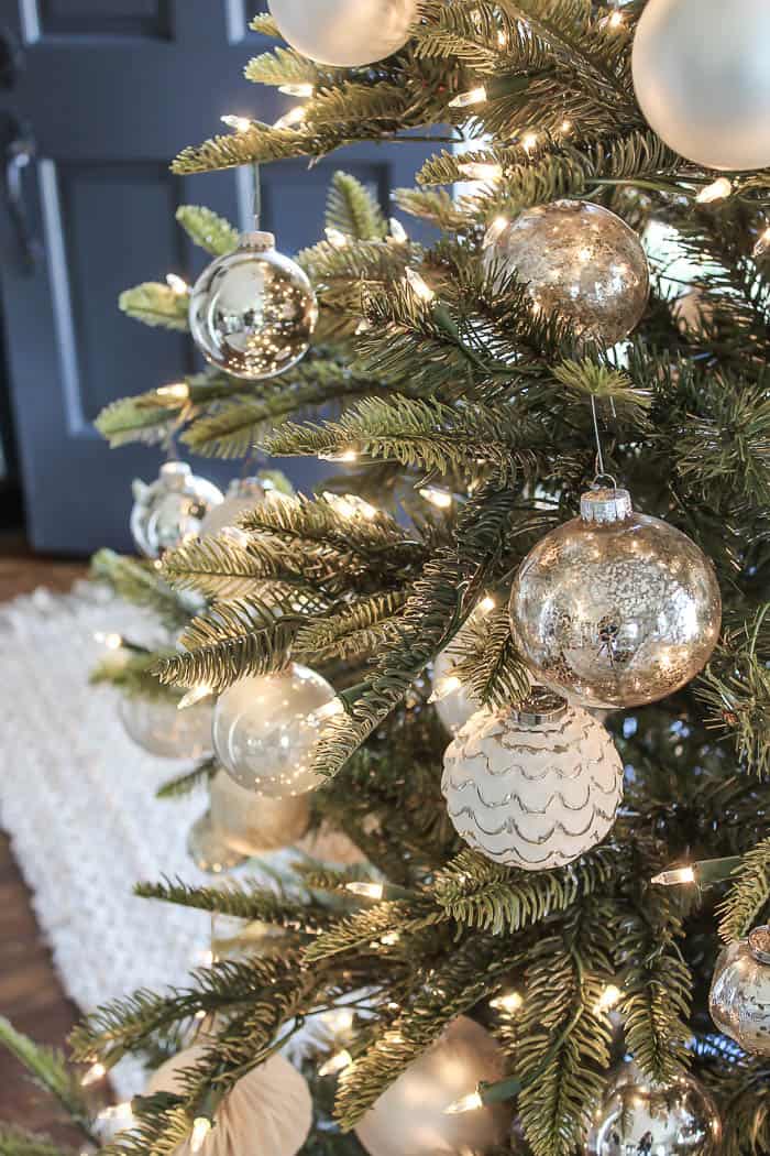 Christmas Tree | 2019 - Rooms For Rent blog