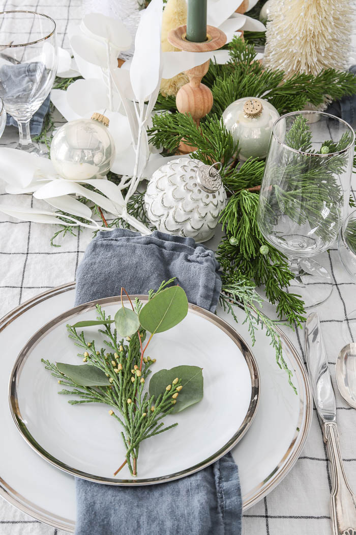 Festive Christmas Tablescape - Rooms For Rent blog