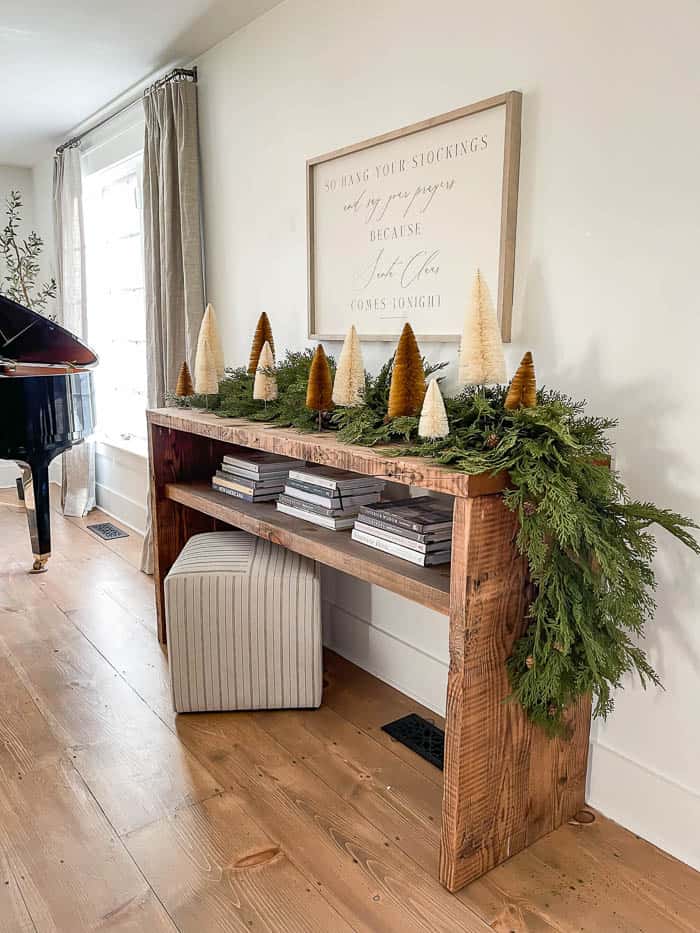 Console Table Holiday Mantel - Rooms For Rent blog