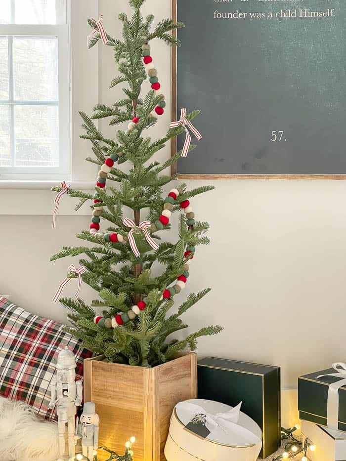 Christmas Decor in the Guest Room - Rooms For Rent blog