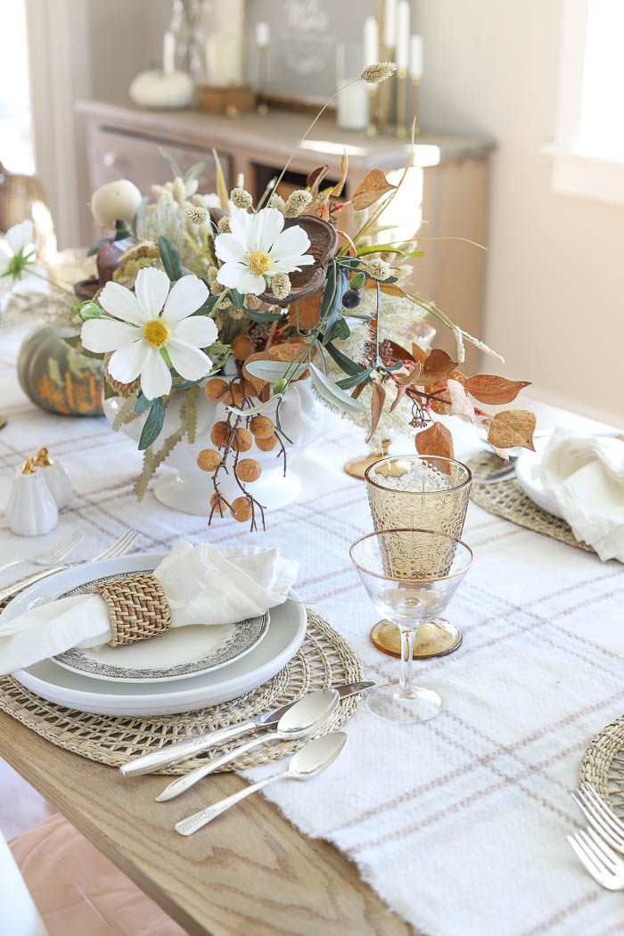 Thanksgiving Tablescape | 2022 - Rooms For Rent blog