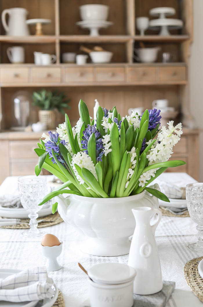 3 Spring Centerpiece Ideas - Rooms For Rent blog