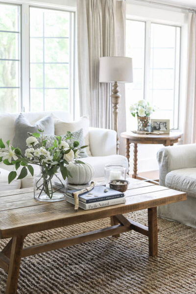 Summer Living Room | 2023 - Rooms For Rent blog